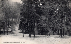 la fontaine de tilly sous la neige